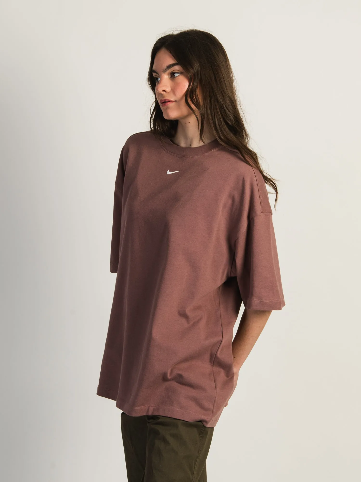 NIKE ESSENTIAL OVERSIZED T-SHIRT