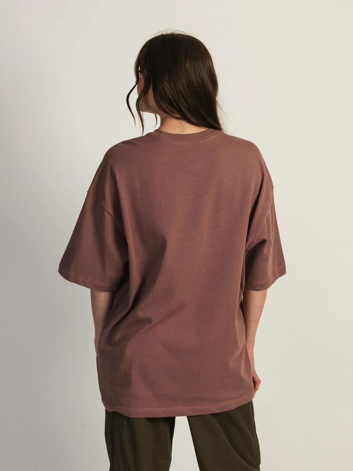 NIKE ESSENTIAL OVERSIZED T-SHIRT