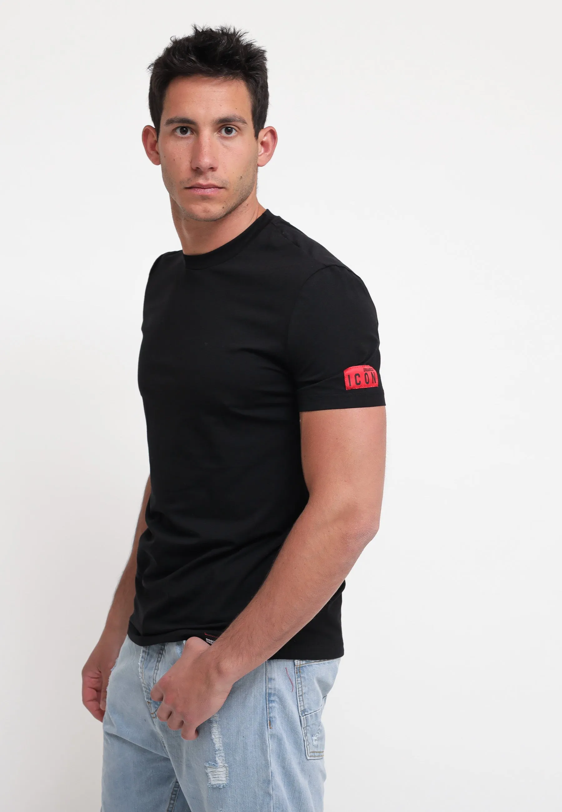 Round Neck T-Shirt - Black/Red