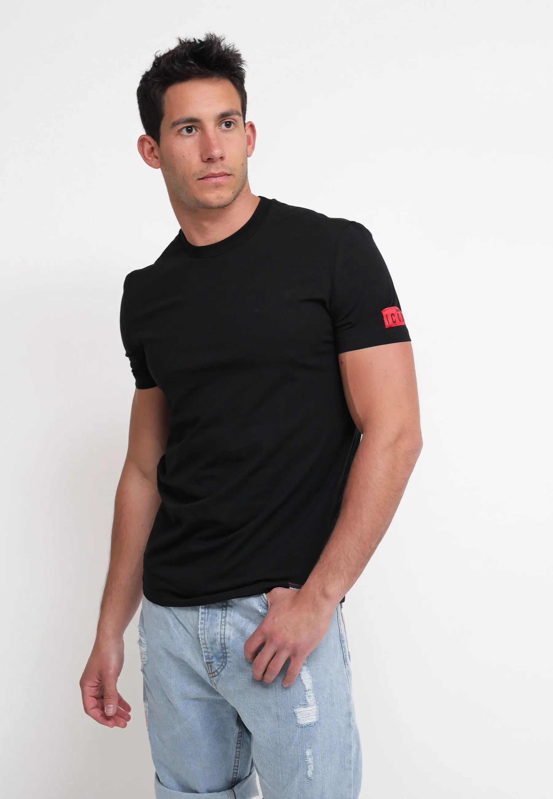 Round Neck T-Shirt - Black/Red